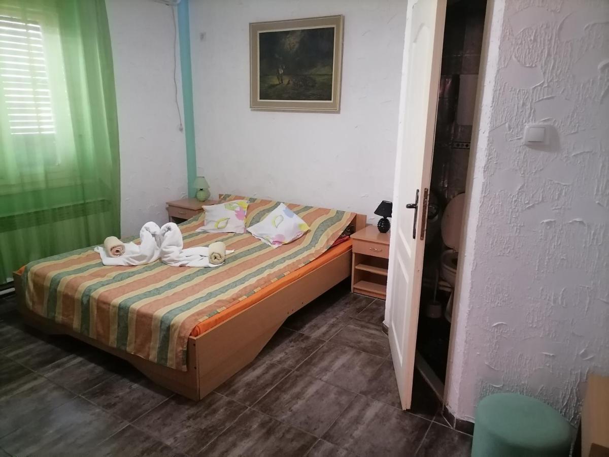 Smestaj U Okviru Domacinstva Sobe Sosa Палич Номер фото
